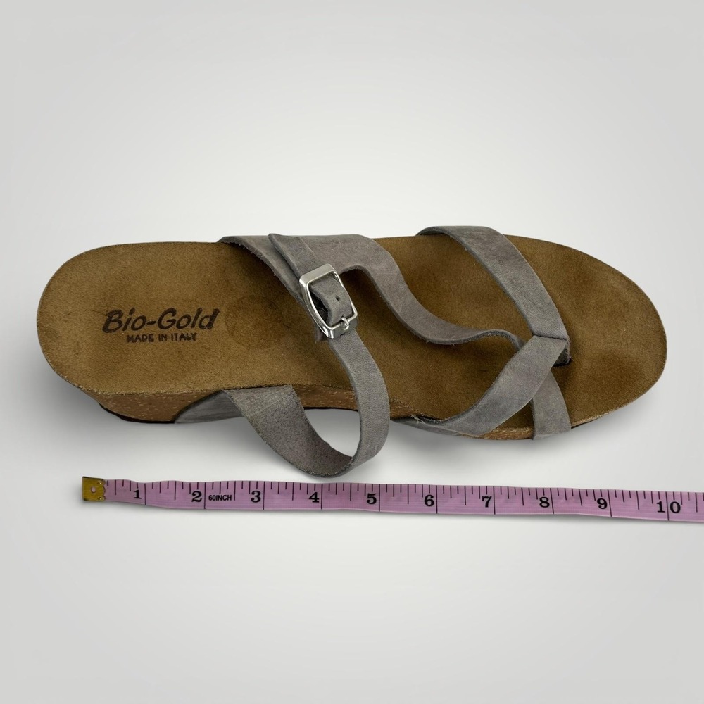 Bio-Gold Gray Suede Cork Wedge Sandals Womens 8 Italy Thong Comfort Shoes - Picture 14 of 14